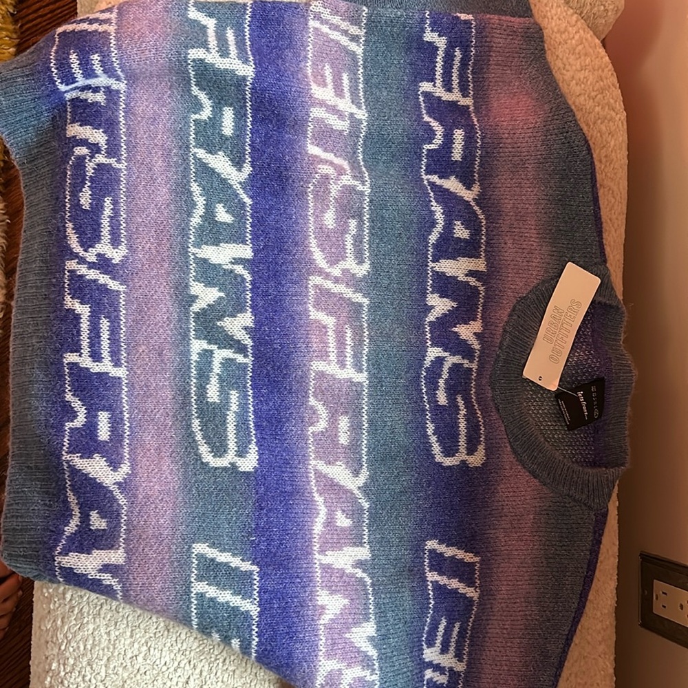 IETS fans sweater. Brand new